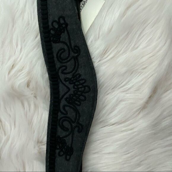 Howard Wolf Gray with Black Embroidery Design Belt - Picture 4 of 4
